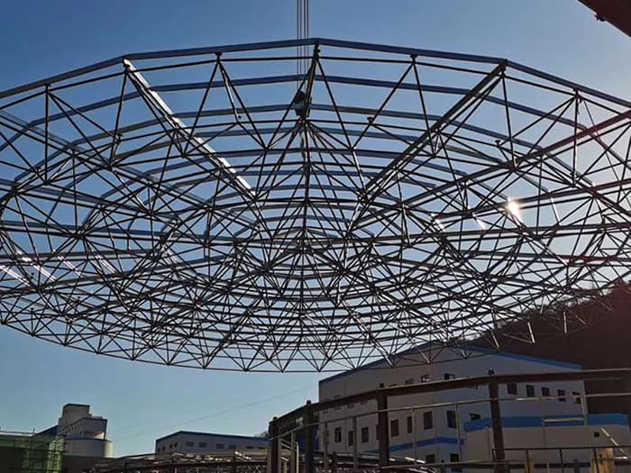 嵊州螺栓球网架工程施工现场